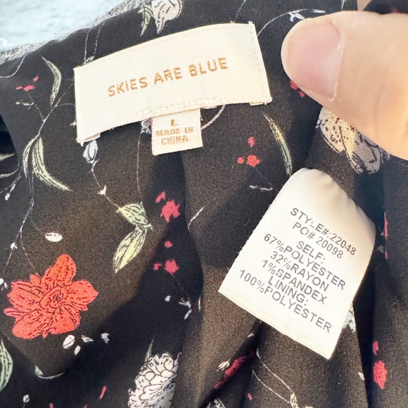 Skies Are Blue Gray Blazer with Black Edge Detailing - Picture 2 of 9